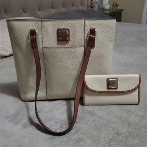Tote with wallet